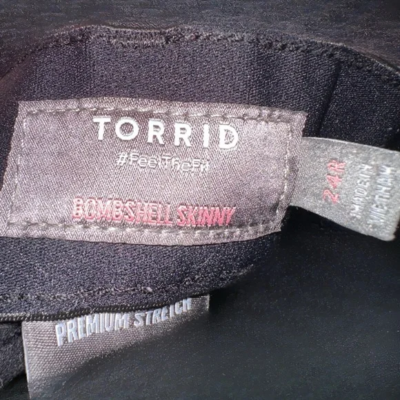 Torrid Washed Black Bombshell Skinny Jeans - Picture 2 of 2